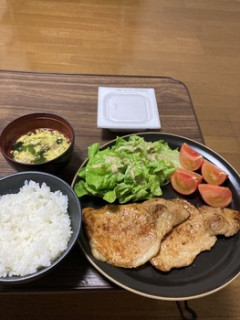 明日は有給の底辺期間工の夕飯がこちらｗｗｗ（※画像あり）