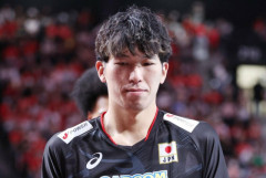 【悲報】男子バレー佐藤駿一郎容疑者さん、沖縄合宿中にナンパと遅刻をしていた・・・・・・・・・