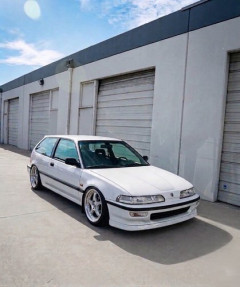 【悲報】この車の名前当てれる奴おる？ｗｗｗｗｗｗｗｗｗｗ