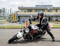 バイク教官「ほ～いまずはこのバイク（150kg）起こしてみて～ｗｗｗｗｗｗｗ」