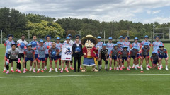 ◆悲報◆麦わらとコラボした日本代表、全員麦わら帽を被らせられるも数名拒否😱