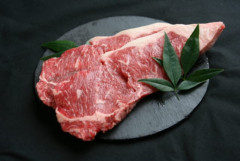 世界的な争奪戦に･･･輸入牛肉高騰 ステーキ食べ放題終了も 国産牛と逆転現象