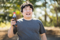 【仰天】米国人YouTuber、北センチネル島に上陸しコーラ缶を置いて逮捕！！！  (※画像あり)