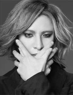 YOSHIKI「今、秋田の居酒屋にいるんですけど。誰にも気づかれてません」ファン驚き！「なんで気づかれないの？w」😲