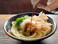 【うどん県】年3000トン廃棄される「讃岐うどん」をどうするか　香川大が出した答えは「微生物紙」