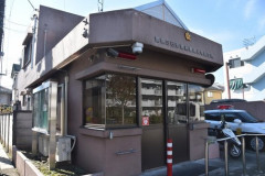 【悲報】お巡りさん、拳銃で自分の頭を撃って重体・・・・・・・・・