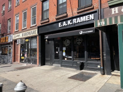 家系ラーメン「アメリカに出店したいけど名前どうしよかなぁ…　せや！」