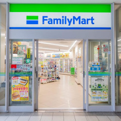 【悲報】万引き犯から示談金名目の金を要求していたコンビニ店長さんが逮捕