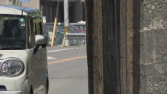 【画像】助手席から乗り出していたまんさん21歳、壁に激突し死亡