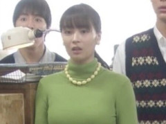 【朗報】広瀬すず、前屈みで圧縮されたEカップwwwwwww