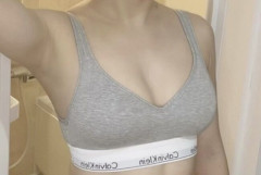 【画像】イモくさい女さん、武器であるFカップお乳を丸出しした結果