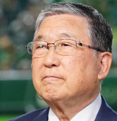 【悲報】阿部慎之助前監督さん、17歳娘の子育てを「大変難しい」と漏らしていた・・・・・・・・・