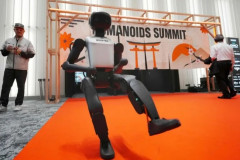 韓国人「日本が『ロボット大国』の名声を取り戻す為に『日本企業30社超のAI同盟』設立へ！政府が5年間で1兆円を支援する『純国産AI』プロジェクトとは？」