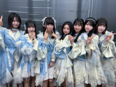 【画像】７人組地下アイドル+ワイでチェキ撮影5500円ってどうなん？