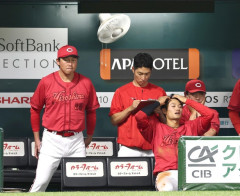 広島・新井監督「勝つところをお見せできなくて申し訳ない」交流戦開幕から６連敗　借金は今季ワースト更新の１２に膨らむ