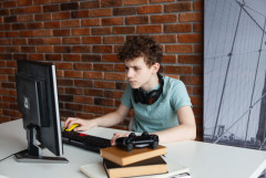 ゲーム内で使われるフォント、大手会社の値上げの影響で違うフォントに代わりはじめる