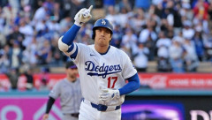 ロバーツ「大谷、今日は休まないか？」大谷「やだ😡試合出るの😡」