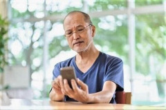 (ヽ°ん°)「ひ、人が死んでます！」👮「今すぐ行きます！」(ヽ´ん`)「面白いんだよなぁ、嘘ついて警察動かすの」→逮捕