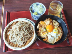 【画像】このレベルの親子丼そばセットに告白されたら付き合える！？