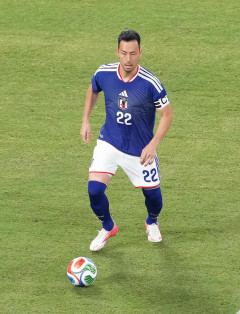 【悲報】吉田麻也さん、代表戦で異例の両チーム花道退場ｗｗｗｗｗｗｗｗｗｗ
