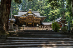 ムスリム、日本の神聖な神社でとんでもない行為