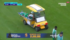 【！？】サッカーの試合中にまさかの人身事故が発生してしまうｗｗｗｗｗｗ