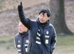 J2新潟、船越優蔵監督の続投を発表「確実に進化できた半年間だった」（関連まとめ）