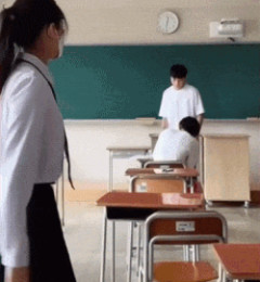 【朗報】ＪＫ、落ち込んでるクラスメイトをハッスルダンスで元気づけるｗｗｗｗｗｗｗ