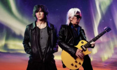 【動画】B'z、日テレ系サッカーテーマソング「完全無欠」発表「勇気と希望を見せてくれる選手たちに大きな拍手を」