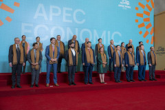 【速報】習近平氏、ペルーのAPECサミット会場で誰からも相手にされずにめっちゃ気まずい奴、今見ても気まずい説ｗｗｗ