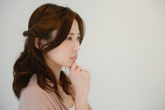 トメに階段から落とされて流産した。トメ「名前を呼んでも振り返らないから軽く肩を叩いただけ！」→心中するつもりで家に油を巻こうとしたら旦那に見つかり…