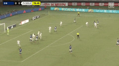 【GIF】長友佑都さん…久保建英のこの素晴らしいシュートをナイスブロックしてしまうｗｗｗｗｗ