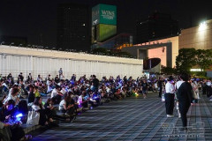 【悲報】嵐ファン、今日の解散ライブと実父の通夜が重なった結果、嵐ライブを選択wwwwwwwwwww