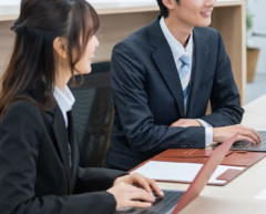 同期男が同期女狙いまくってて気持ち悪いんやが…