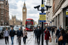 通行人の顔を一斉照合、英警察の新捜査に監視強化の懸念も！