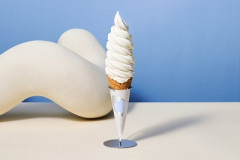 【悲報】｢ソフトクリーム｣、かなりの頻度で食べたくなるのに身近に買える場所が無さすぎる・・・