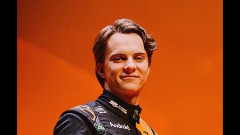 マクラーレンがF1モナコGP向け特別リバリーを公開もピアストリの異変（？）に話題集中
