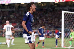 【困惑】サッカー日本代表戦、試合中にCMが流れてしまうｗｗｗｗｗｗｗｗｗｗ
