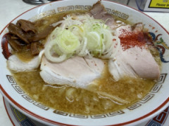 ラーメン食ってるやつって情報食ってそう