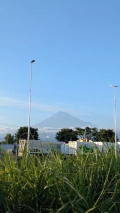 【画像】富士山デカすぎない？