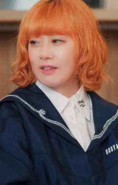 大貫亜美52歳「実は至る所にビッシリ」？タトゥー姿にファン「毛が生えてるかと」「足まで綺麗」