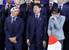【画像】長友佑都さん、闘魂ハチマキでW杯出発セレモニーに現れてしまうｗｗｗｗｗｗｗｗｗｗ