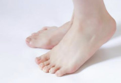【画像】女上司、酔った勢いでGカップ乳を丸出しした結果・・・