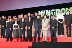 山﨑賢人、吉沢亮、小栗旬らキャスト16名集結！「キングダム 魂の決戦」ワールドプレミア
