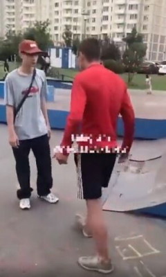 【動画】ロシアの公園でチー牛とヤンキーが大喧嘩ｗｗｗｗｗｗ