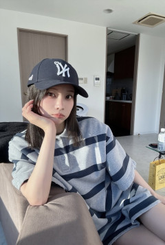 さとみ「ちょっとー、私いるのにスマホ見すぎー」