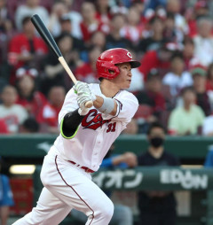 カープ坂倉＆持丸が日ハム伊藤大海から先制タイムリー！好投手から3点先制