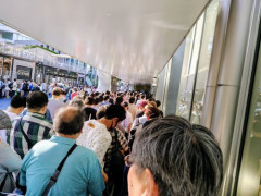 【悲報】クソ暑いのにマスクつけてる奴