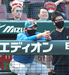 新庄監督がマツダスタジアムの客入りに〝異例の言及〟「きてほしいですよね、球場に」