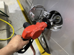 【悲報】政府、ガソリン補助金縮小へ